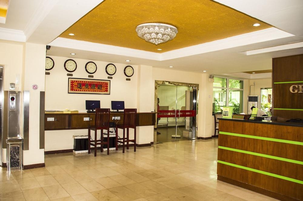 Hotel Leaf