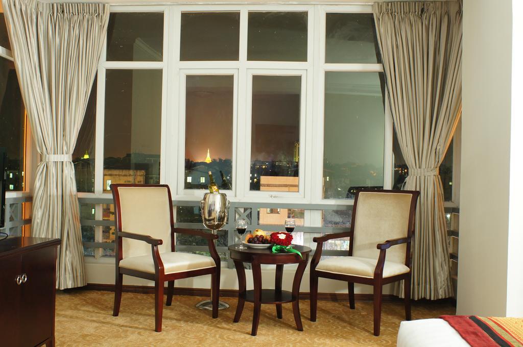 Hotel Leaf 3*